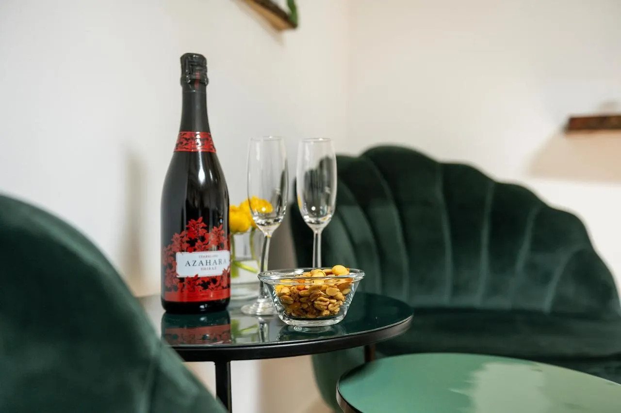 Cottage 44 - Free Parking! Zandvoort Bed & Breakfast